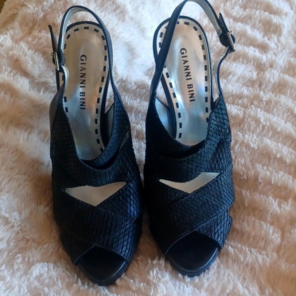 Gianni Bini Black Open Toe Ankle Strap Platform Heels